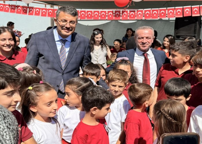 Hakkâri’de İlköğretim Haftası coşkusu