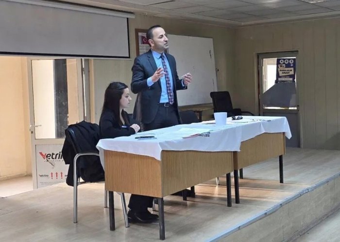 Hakkari'de Ortaokullar arası Münazara yarışması