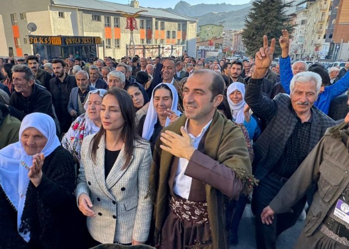 Dem Parti il binası hizmete açıldı