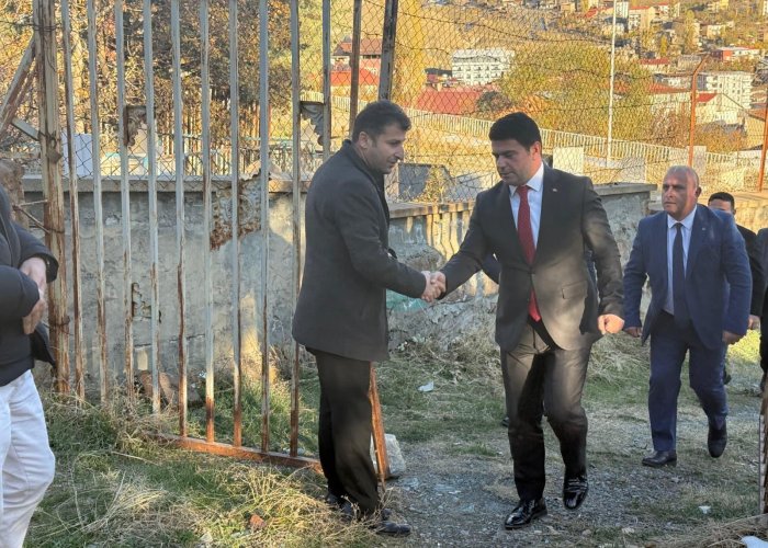 Hakkâri’de Öğretmenlere Vefa Dolu Anlar