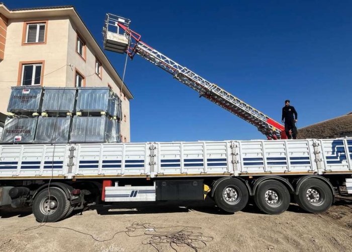 Esendere Belediyesi’ne 56 adet çöp konteyneri hibe edildi