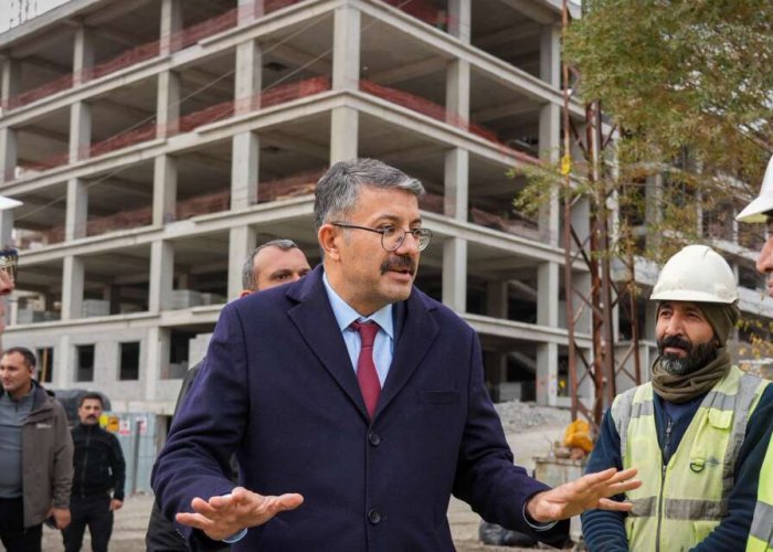 Hakkâri’nin ilk sismik izolatörlü hastanesinde çalışmalar hızlandı