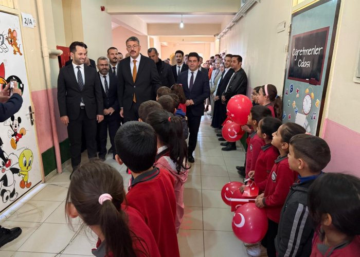 THY Çalışanları Derneği’nden Hakkâri’de Eğitime Büyük Destek