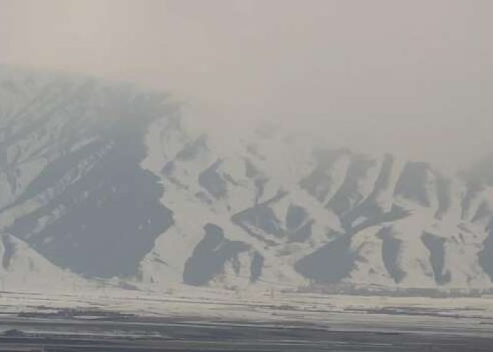 Yüksekova dağları yeniden beyaza büründü