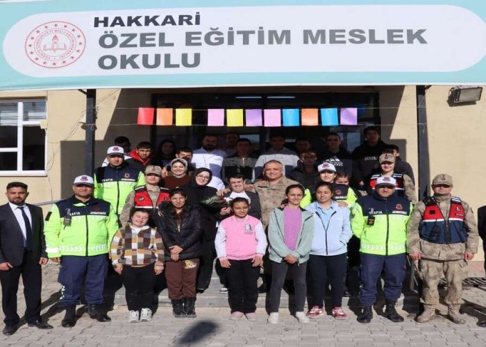 Hakkari Jandarma, Özel öğrencilerle bir araya geldi