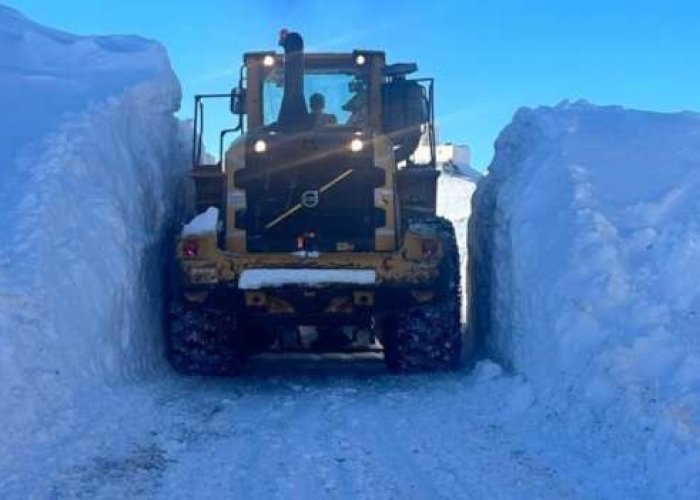 Hakkari'de 3 metre karla mücadele