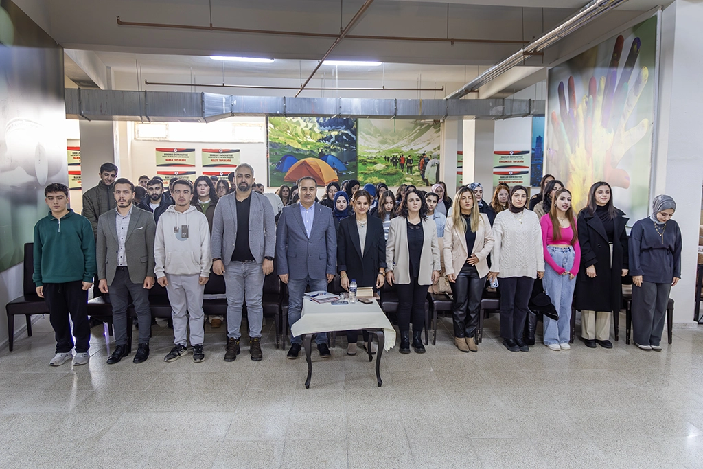 Bir Vicdanın İzinde: Mehmet Âkif