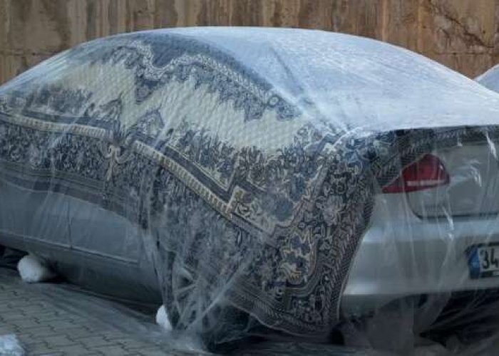 Araçlar battaniyeye sarıldı