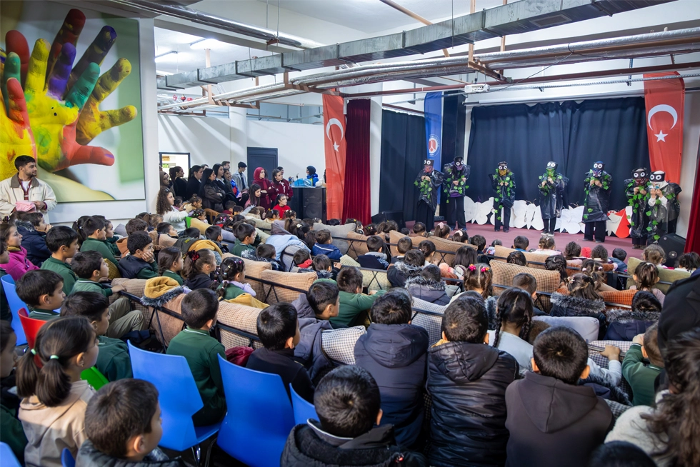 Minik Kalplere Büyük Sahne