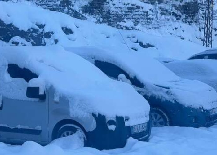 Hakkari'de kar yağışı yerini dondurucu soğuklara bıraktı