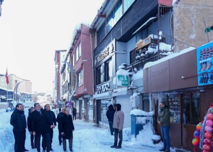 Vali Ali Çelik’ten karla mücadele ekiplerine sahada inceleme