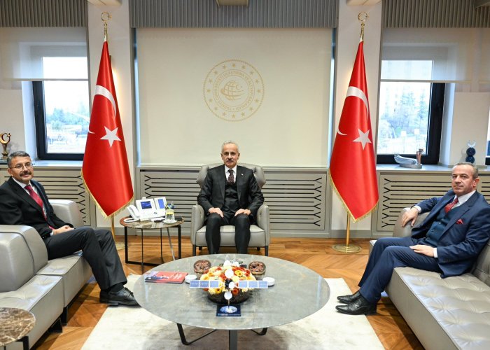 Vali Çelik, Bakan Uraloğlu ile Görüştü