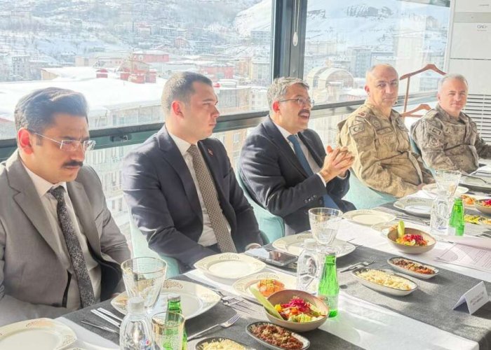 Gazetecilik Onuruna Hakkâri’de Anlamlı Buluşma