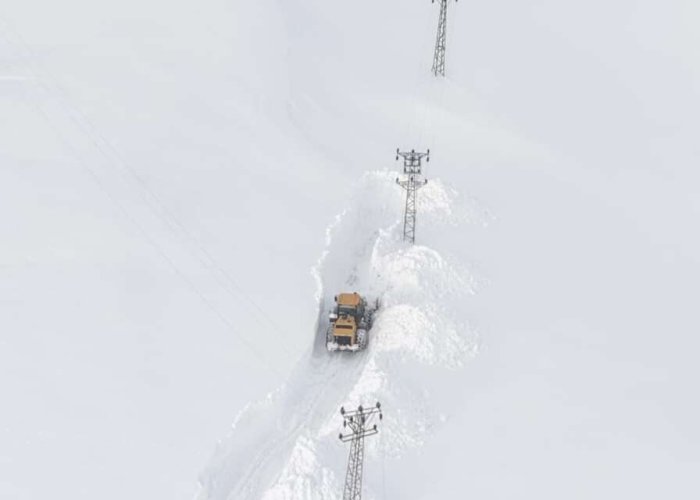 Hakkari’de 294 yerleşim yeri yolu ulaşıma açıldı