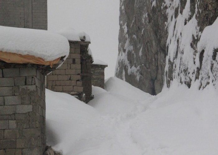 Hakkari’de 42 yerleşim yerinin yolu ulaşıma kapandı
