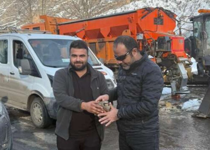 Hakkari’de Karayolları ekibinden yaralı Kekliğe duyarlı müdahale