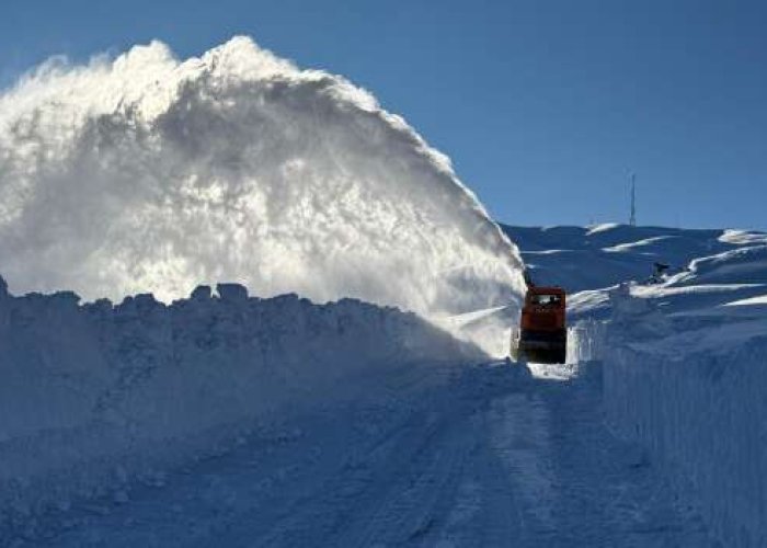Hakkari'de 220 yerleşim yolu kapandı