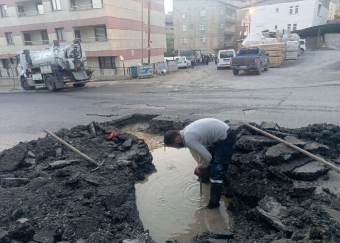 Belediye ekipleri geceyi caddelerde geçirdi