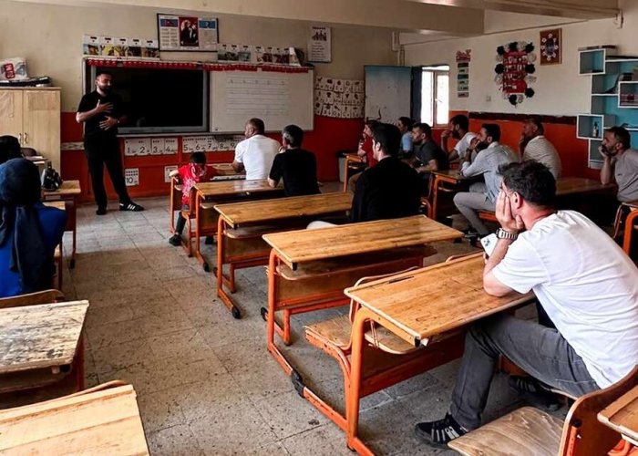 Çukurca’da velilere “Okul ve Aile” semineri düzenlendi