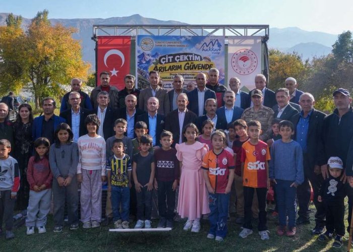 Hakkari’de arıcılara çit desteği