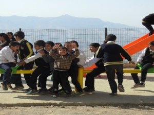 Şırnak Belediyesi okullara oyun grupları kuruyor
