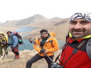 Ünlü dağcı Tunç Fındık ve ekibi Hakkari’de tırmanış yaptı