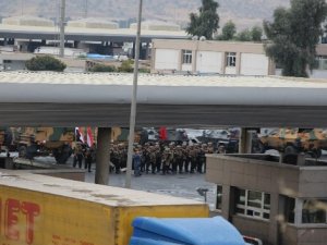 Sınır kapısı Irak’a devredildi, askerler tatbikat alanına döndü