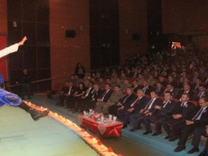 Hakkari’de 10 Kasım Atatürk’ü Anma Günü