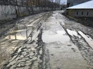 Hakkari’de mahalle yolları çamurdan geçilmiyor