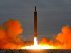 Kuzey Kore 'Hwasong-14' sınıfı uzun menzilli füze ateşledi
