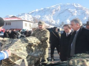 Güvenlik korucularına su geçirmez ve yanmaz malzeme