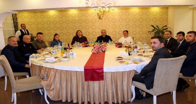 Başhekim Baştürk’e veda yemeği