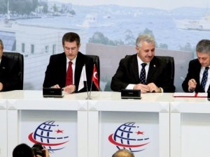 Türk Boğazlarında Yerli ve Milli Gemi Trafik Sistemi için imzalar atıldı