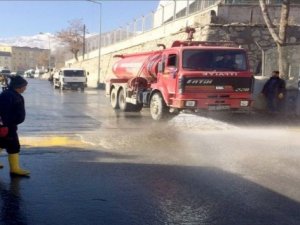 Şehit Mehmet Ceyhan caddesi tazyikli suyla yıkandı