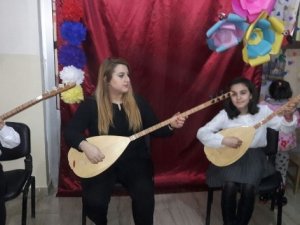 Hakkari’de dar gelirli öğrenciler yararına kermes