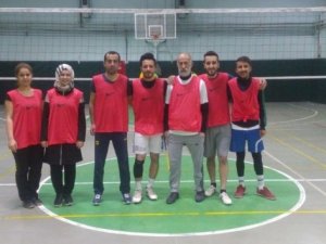 Hakkari’de öğretmenler arası voleybol turnuvası