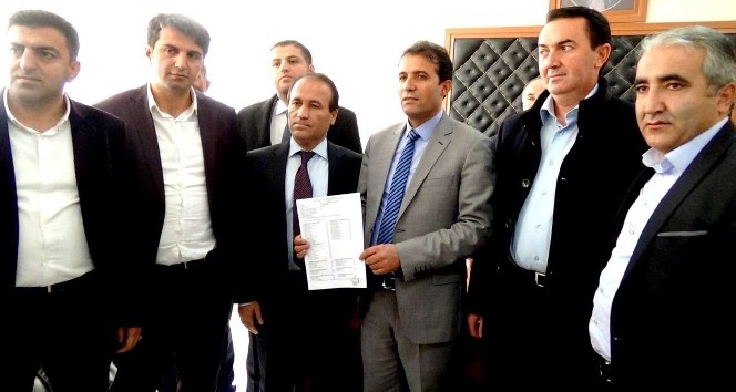 Başkan Tekin mazbatasını aldı