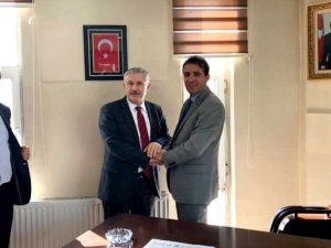 Eski Milletvekili Özbek’ten Başkan Tekin’e tebrik ziyareti