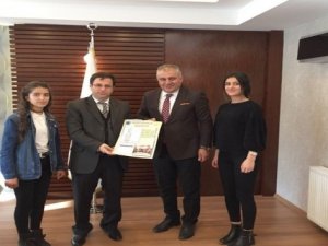 Müdür Durgun’a ‘Özel 2018 Takvimi’ hediye edildi