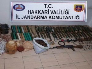 Hakkari’de PKK' ya ait çok sayıda patlayıcı ele geçirildi