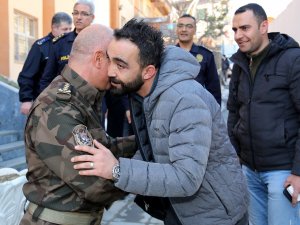 Hakkari Emniyet Müdürü Gazetecilerle Bir Araya Geldi