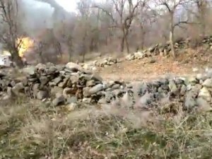 Hakkari’de tuzaklanmış bir araç imha edildi