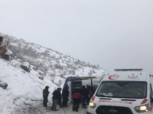 Şemdinli’de trafik kazası: 2 yaralı