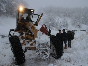 Hakkari’de 14 köy ile 42 mezra yolu ulaşıma kapandı