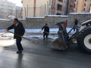Hakkari Belediyesi Tuzlama Çalışması Başlattı