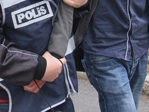 Yüksekova’da yasaklatılan bir gazete satan kişi gözaltına alındı