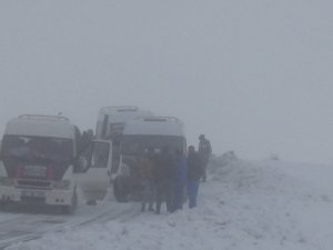 Hakkari’de karla mücadele çalışması