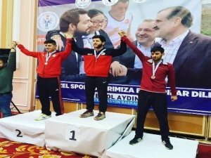 Hakkarili Mühürdaroğlu Türkiye üçüncüsü oldu