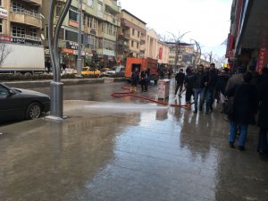 Hakkari'de Cadde Yıkama Çalışması