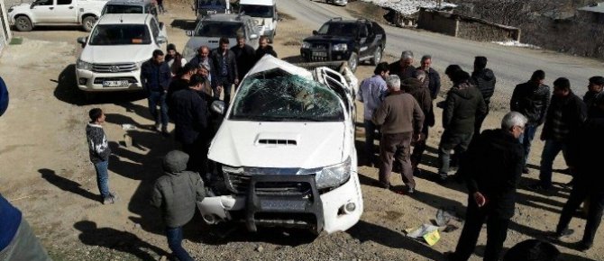Kamyonet takla attı: 3 yaralı